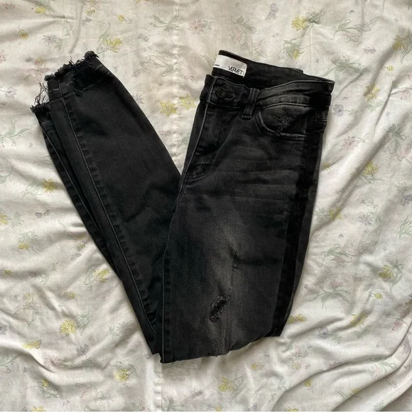 Vervet Los Angeles Black Distressed Raw Hem Skinny Jeans - Picture 7 of 17